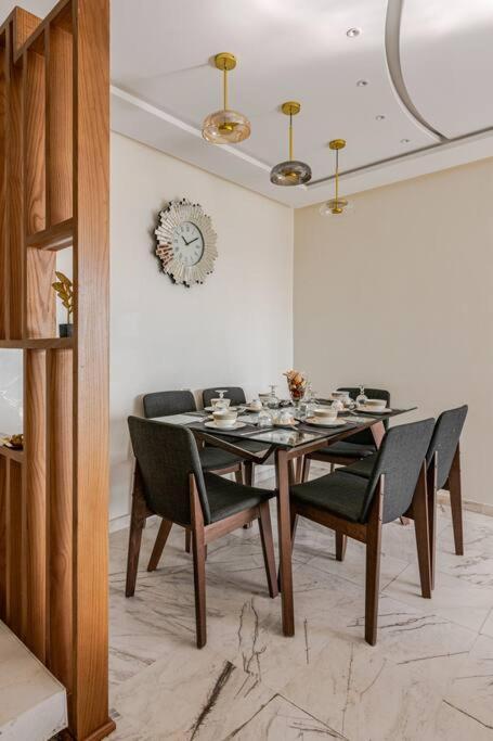 Royale Duplexe Pleine Centre Tanger Apartment Екстериор снимка