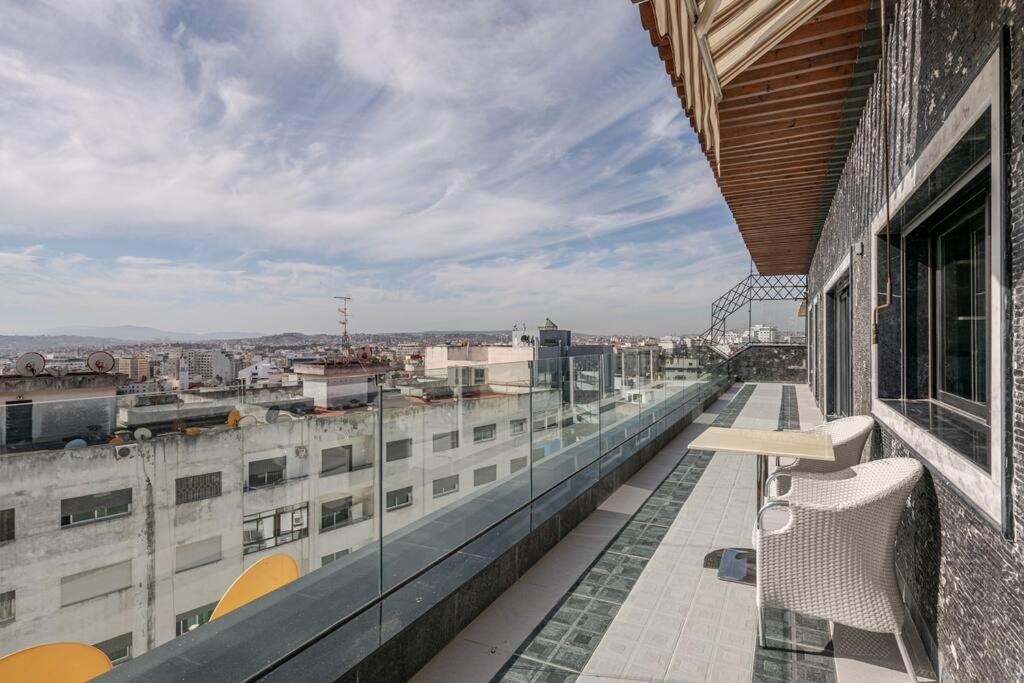 Royale Duplexe Pleine Centre Tanger Apartment Екстериор снимка