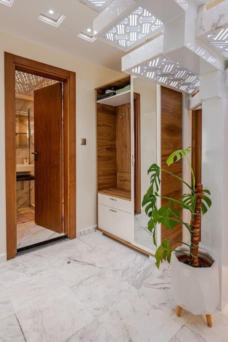 Royale Duplexe Pleine Centre Tanger Apartment Екстериор снимка