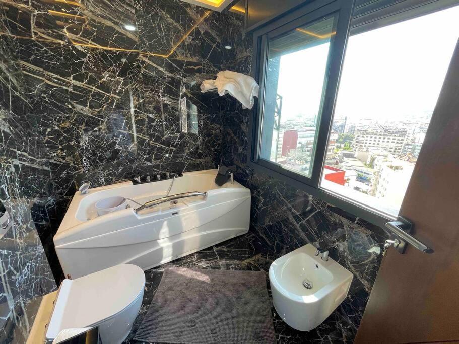 Royale Duplexe Pleine Centre Tanger Apartment Екстериор снимка