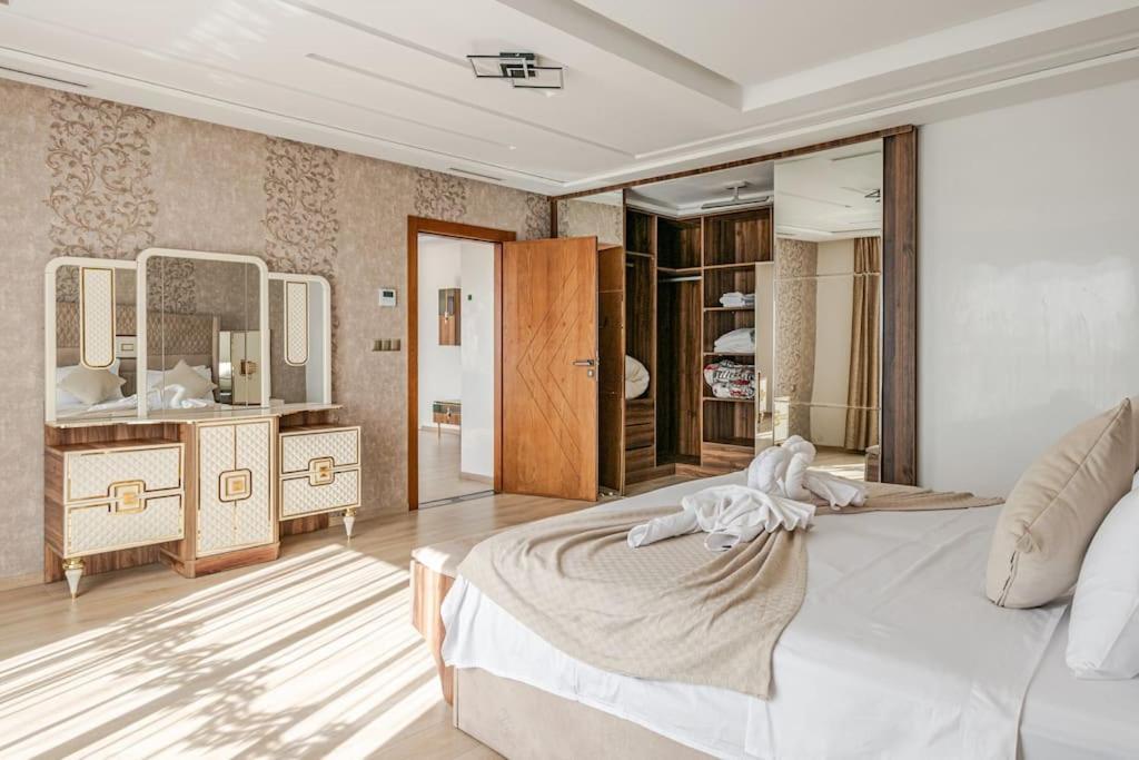 Royale Duplexe Pleine Centre Tanger Apartment Екстериор снимка